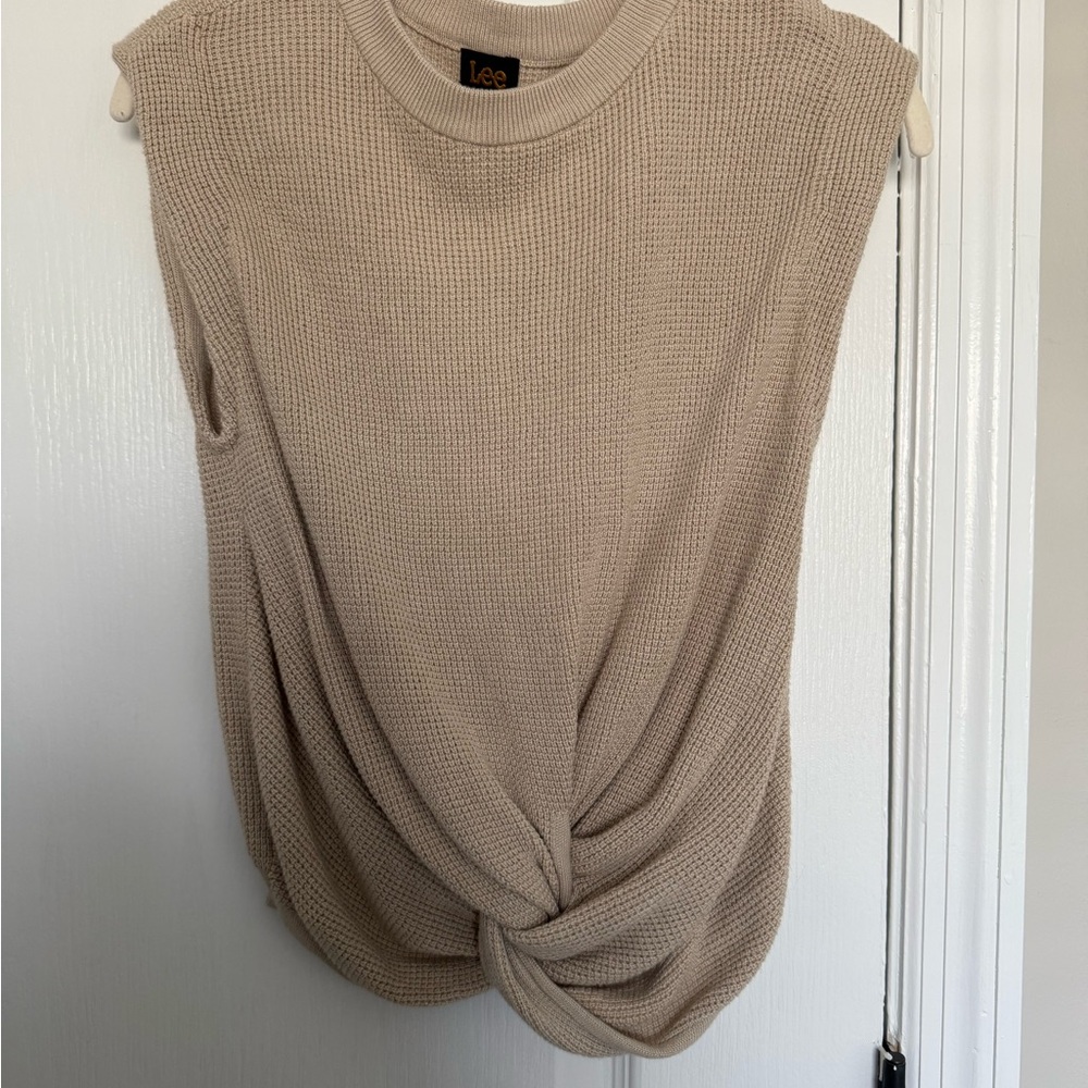 Lee Women's Tan Knotted Top
